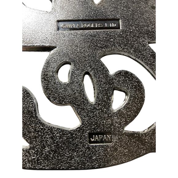 Vtg. Wm. A. Rogers Oneida Christmas Holiday Sleigh Trivet Silverplate Enamel - Picture 4 of 6